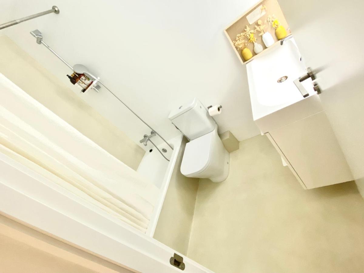 Barcelona Chic Apartments- Free Parking - 10 Min From Bcn City Centre By Metro 외부 사진