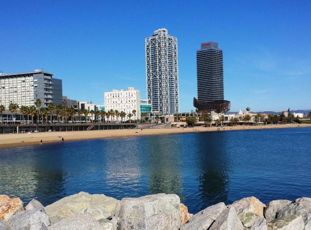 Barcelona Chic Apartments- Free Parking - 10 Min From Bcn City Centre By Metro 외부 사진