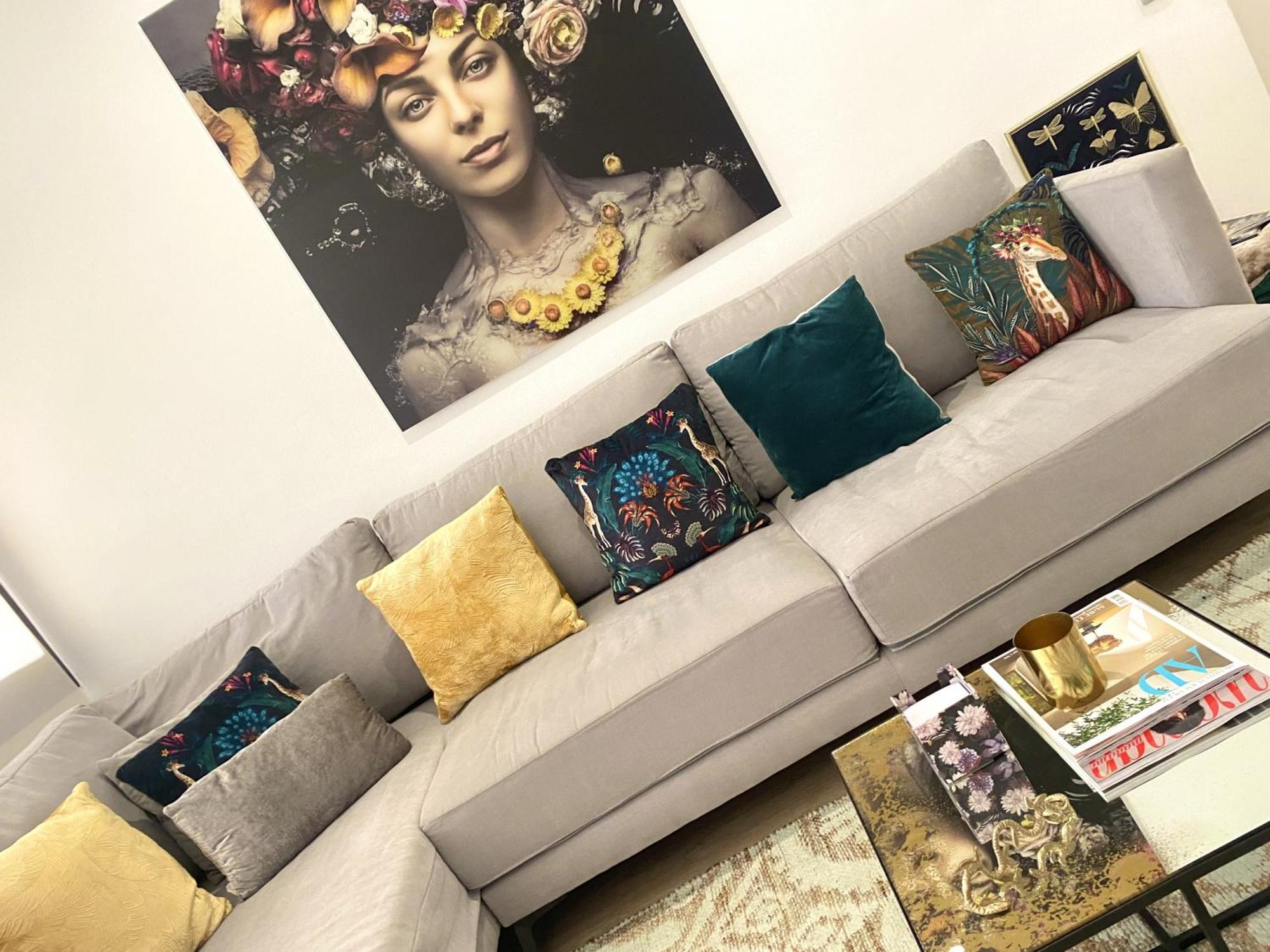 Barcelona Chic Apartments- Free Parking - 10 Min From Bcn City Centre By Metro 외부 사진