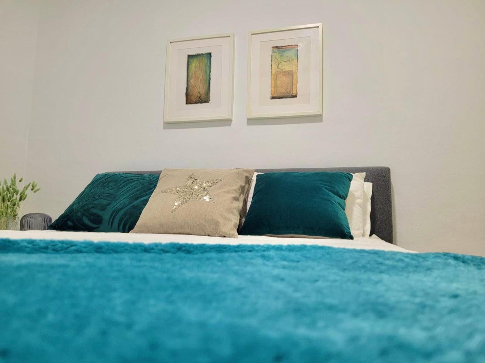 Barcelona Chic Apartments- Free Parking - 10 Min From Bcn City Centre By Metro 외부 사진