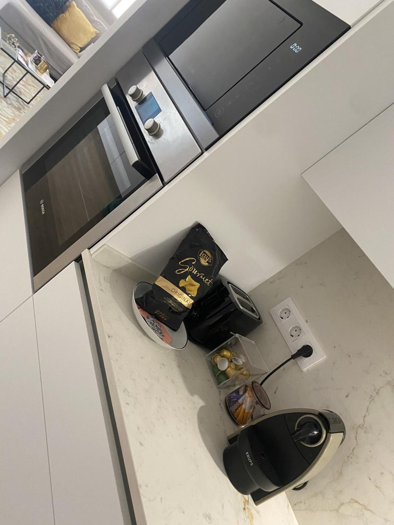 Barcelona Chic Apartments- Free Parking - 10 Min From Bcn City Centre By Metro 외부 사진